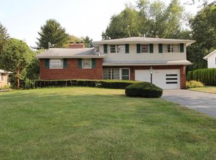 3355 Ridgewood Dr, Hilliard, OH 43026