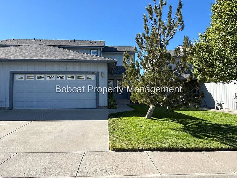 3 bed, 2.5 bath, 1727 sqft, $2,603 — Photo 1