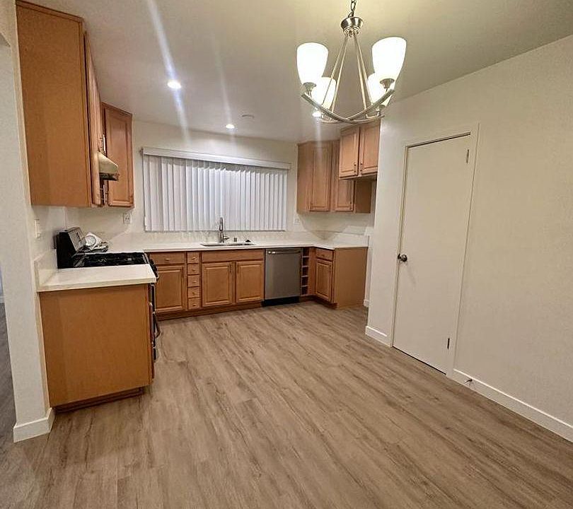 1st image of 4850 Van Noord Ave #2