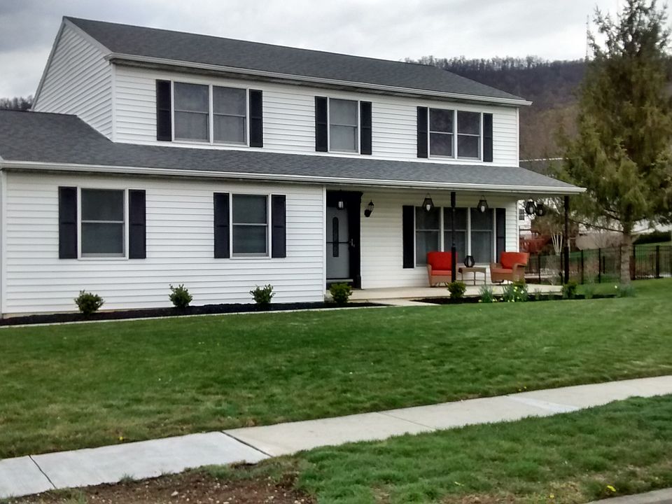 Welcome Home 4bdrm, 2.5bath
