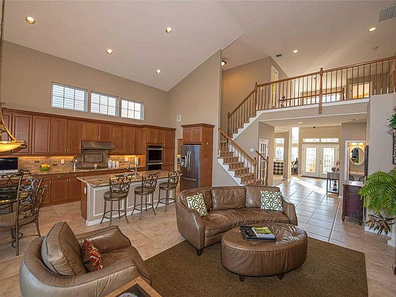 2nd image of 107 Hamlet Dr