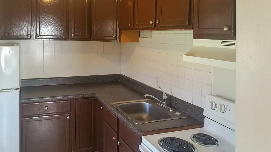 3 bed, 1026 sqft, $1,699 — Photo 2