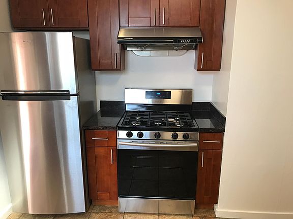 2nd image of 2820 25th St