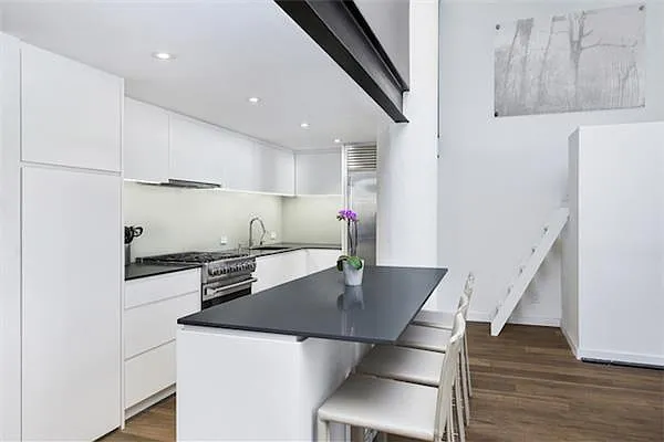 Sold by (Legacy) Elegran | media 18