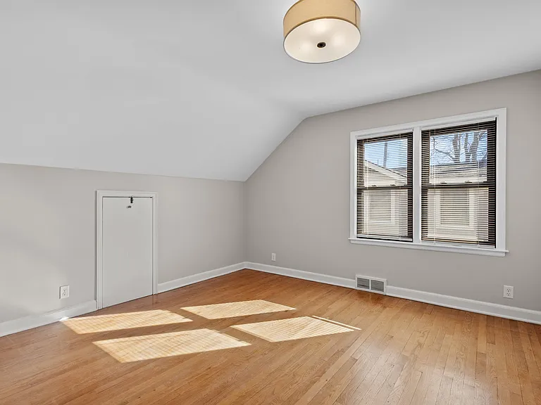426 Keilman St — Photo 14