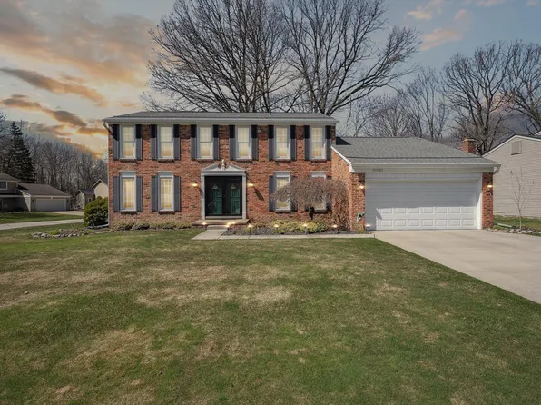 21601 Clover Ln, Novi, MI 48375