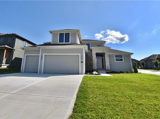 8003 NE 77th St, Kansas City, MO 64158