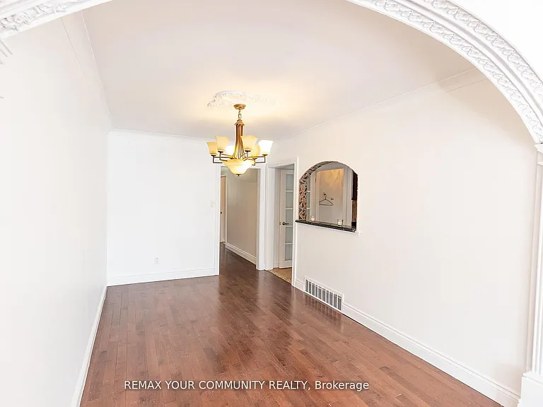 32 Marbury Cres — Photo 8