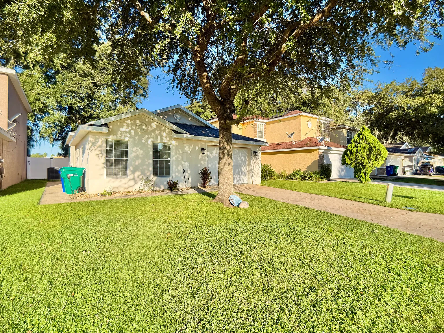 3 bed, 1342 sqft, $1,950 — Photo 3