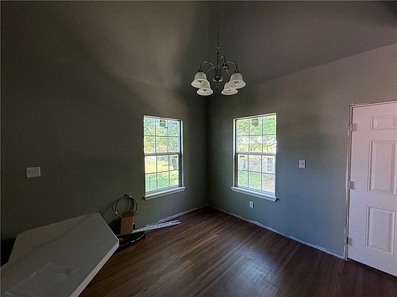 5th image of 1614 Conlee St
