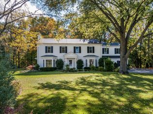 9534 N Wakefield Ct, Bayside, WI 53217