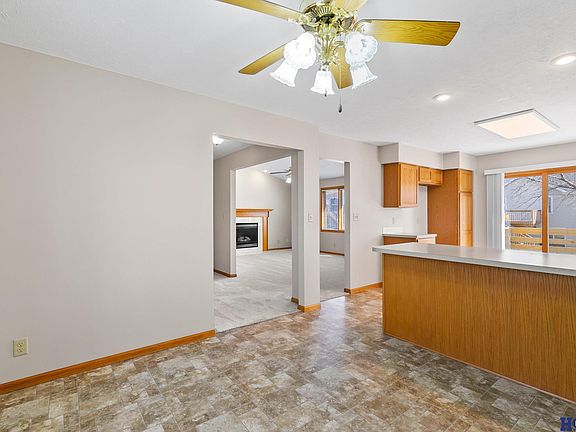 5th image of 7544 Brummond Dr