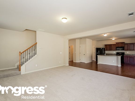 3rd image of 3760 Brookhollow Dr