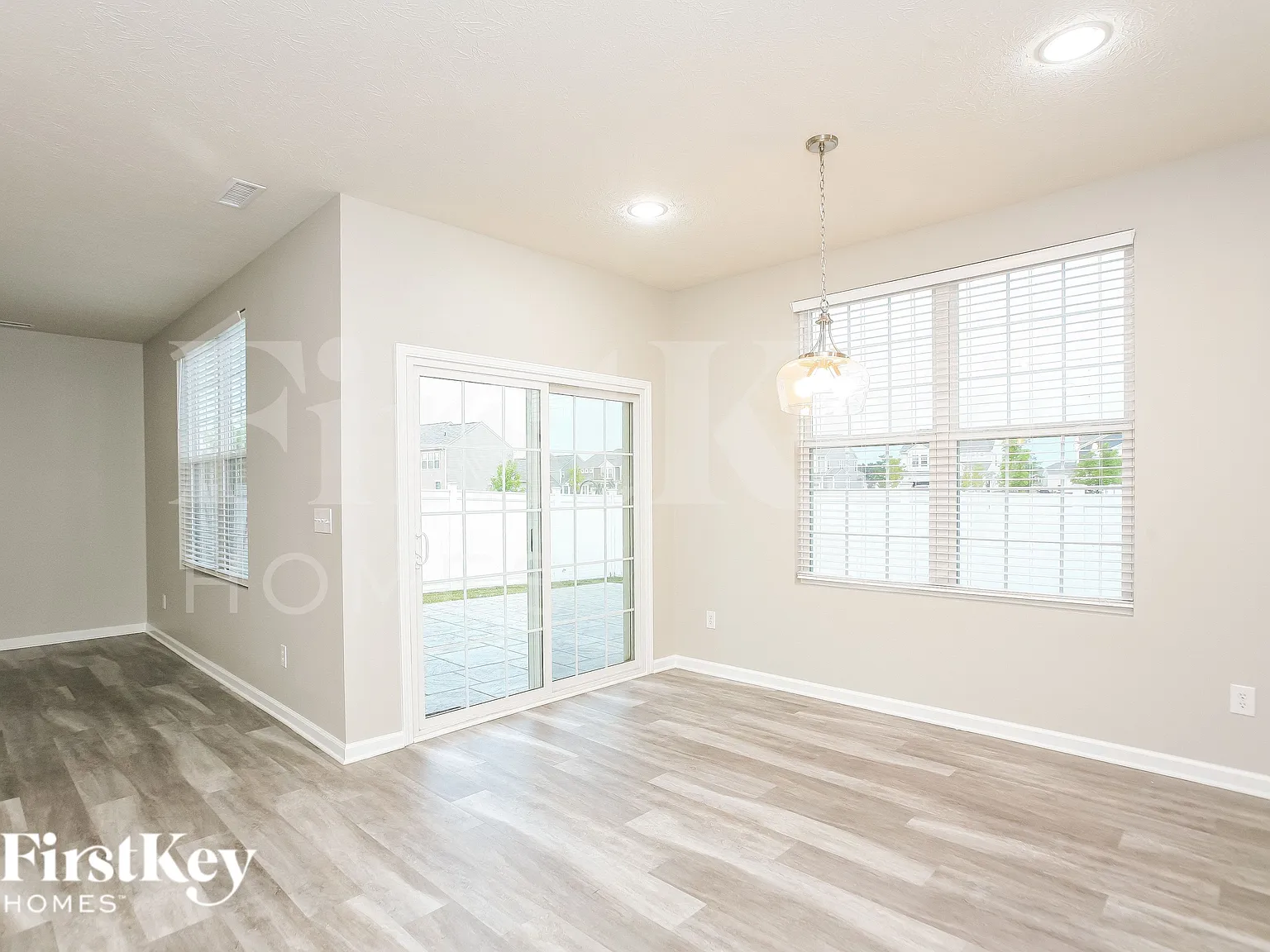 4 bed, 2.5 bath, 2676 sqft, $3,015 — Photo 3