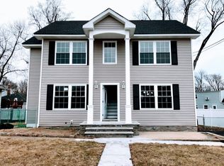 5 White Oak Dr, Lodi, NJ