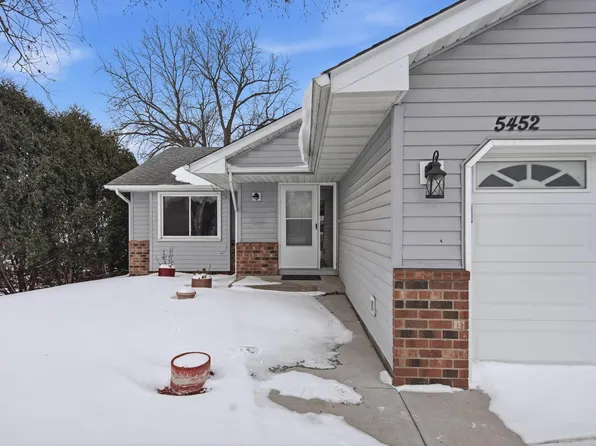 5452 Helena Rd N, Oakdale, MN 55128