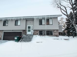 954 94th Ave NE, Blaine, MN 55434