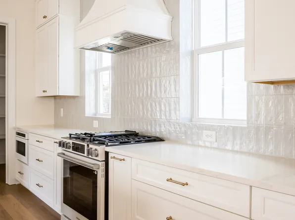 42B Cooper St, Charleston, SC 29403