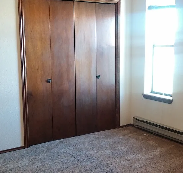910-920 Fairmont Ct — Photo 11