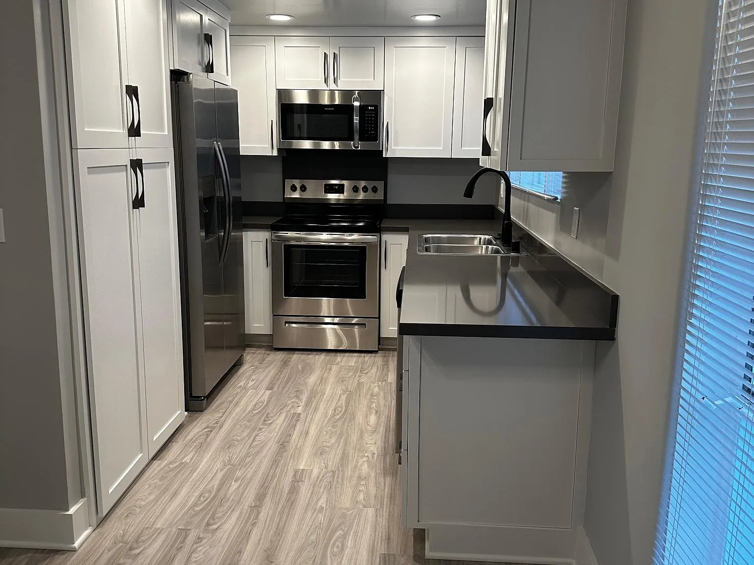 330 S Willaman Dr — Photo 4
