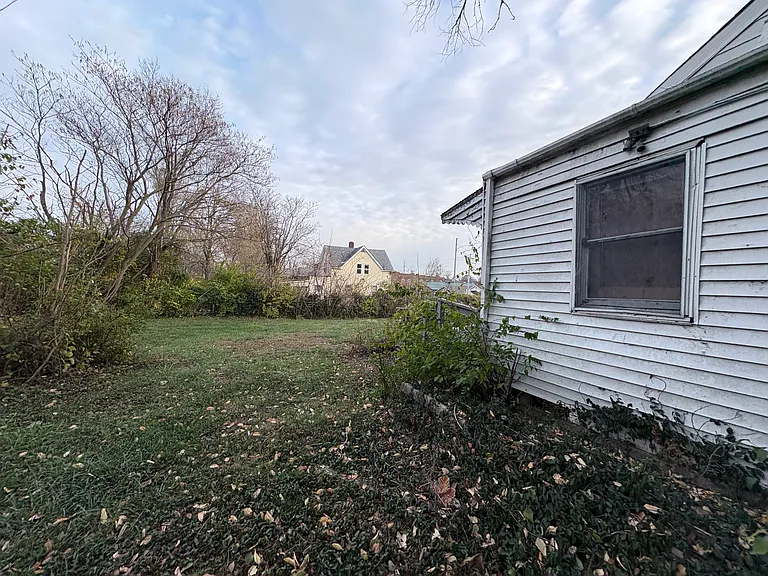 6423 Saint Louis Ave — Photo 23