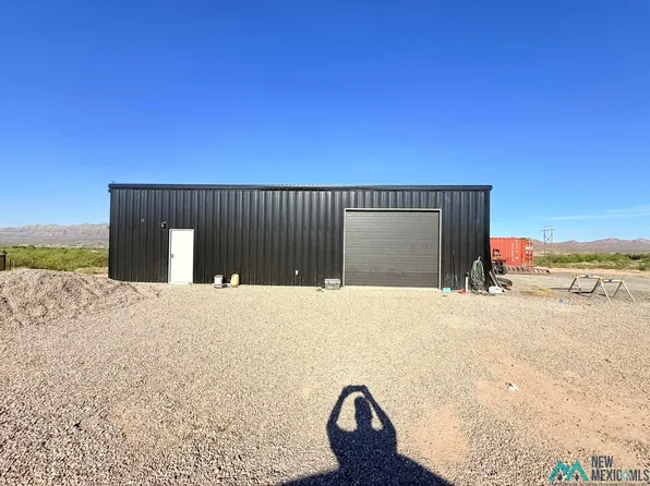 8 Independence Dr, Williamsburg, NM 87942