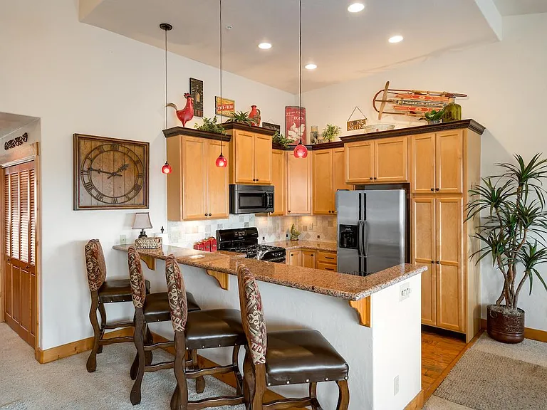 580 Anglers Dr #302 — Photo 3
