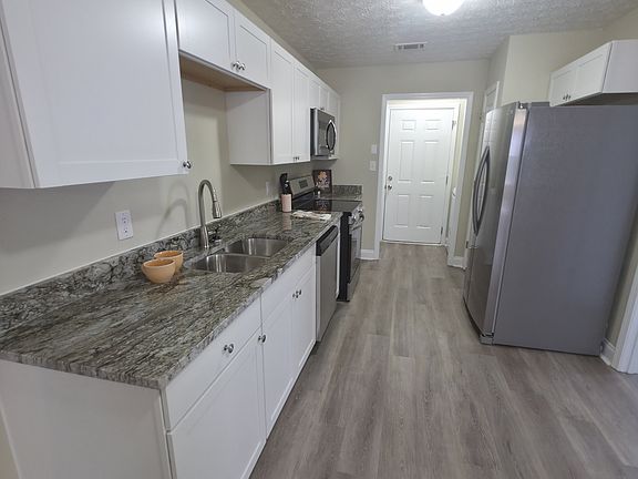 4th image of 155 Westchester Cir #1
