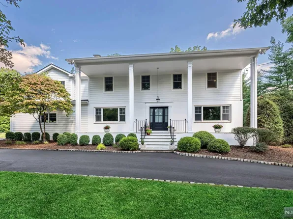 943 E Saddle River Rd, Ho Ho Kus, NJ 07423