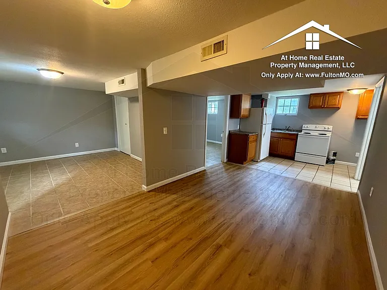217 W 6th St — Photo 28