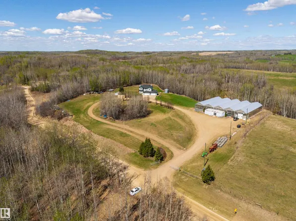 1130 Township Rd #535, Parkland County, AB T7Z 1X3
