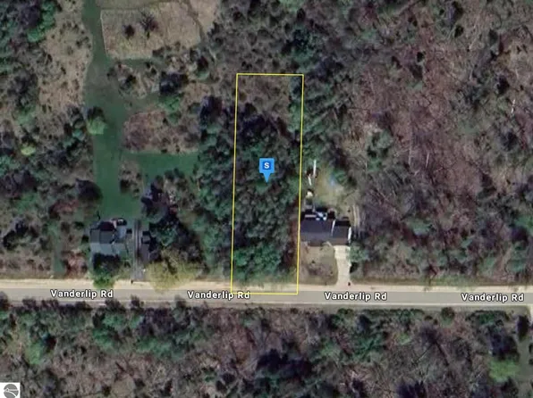 1601 Vanderlip Rd, Traverse City, MI 49686