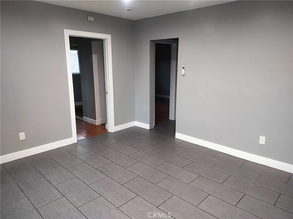 2 bed, 1000 sqft, $2,500 — Photo 2