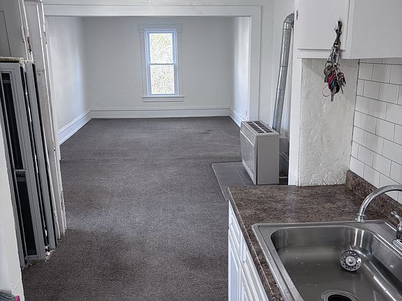 5th image of 70 Lakin Ave #2