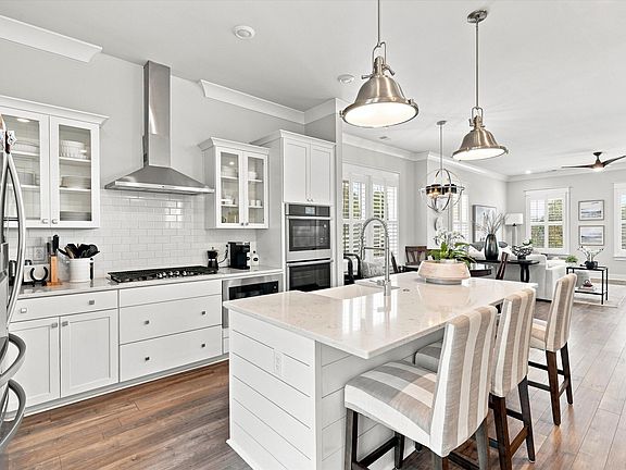 2nd image of 806 Kings Oak Ct Unit 8