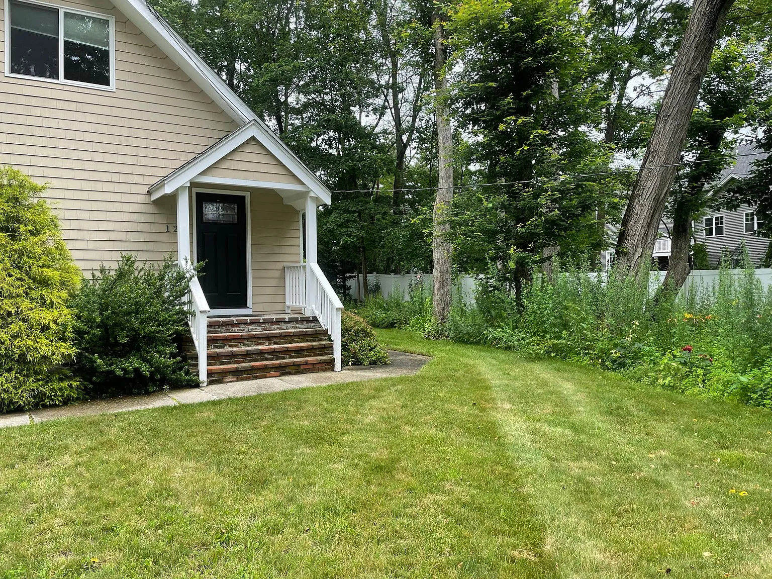 120 Wilmington Rd — Photo 2