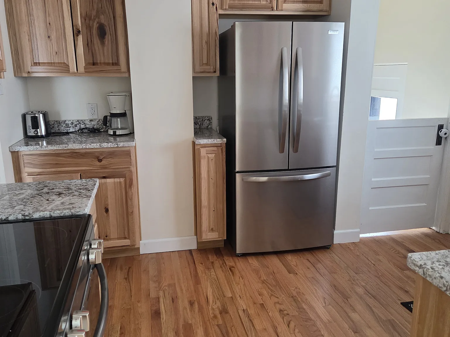 4 bed, 2122 sqft, $2,600 — Photo 2