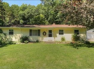 822 Grindle Dr SE, Lowell, MI 49331