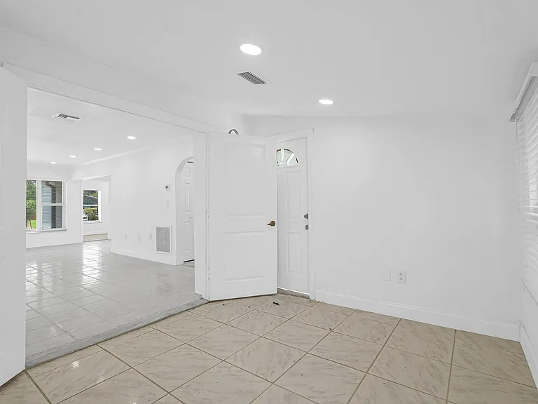 6621 Perry St — Photo 23