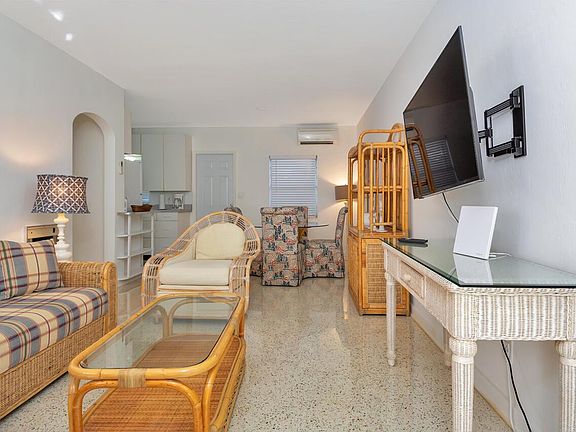 4th image of 17 Ocean Breeze St #3