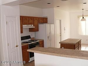 4th image of 1400 W Armstrong Way