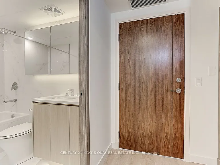 25 McMahon Dr #601 — Photo 7