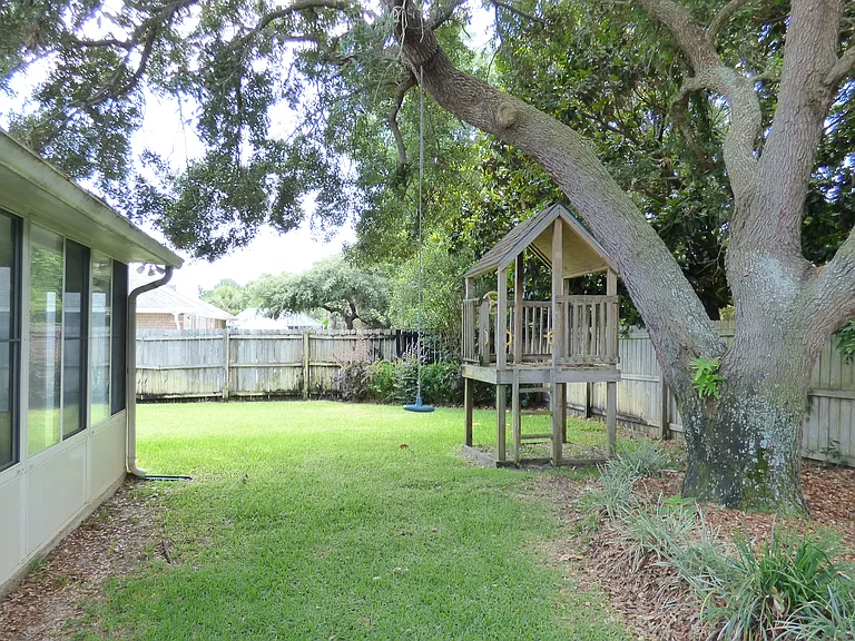 1113 Crane Cove Blvd — Photo 7
