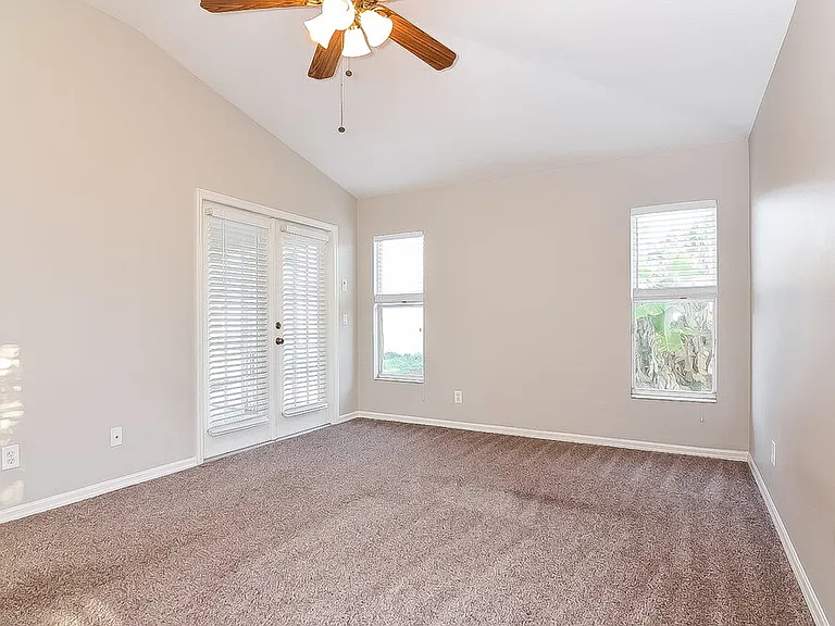 601 Straw Lake Dr — Photo 11