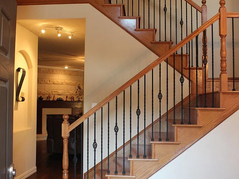 11703 Stephenville Dr — Photo 2