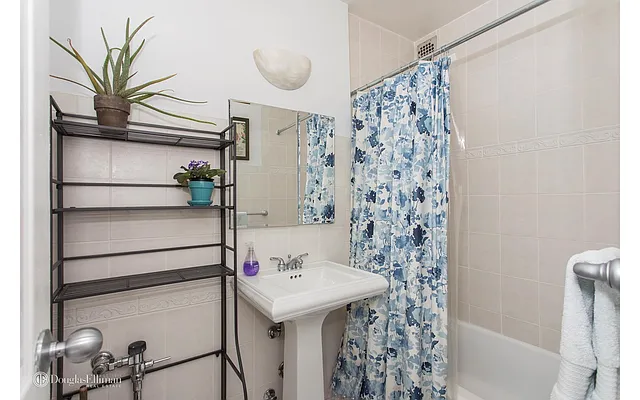 Sold by Douglas Elliman | media 28