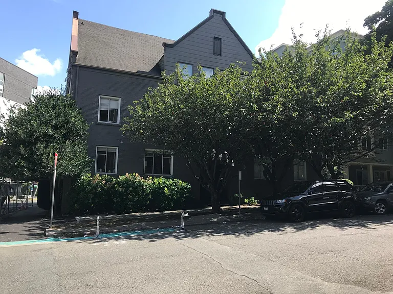Shannon Apartments — Photo 4