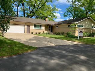 52473 Sheridan Rd, Paw Paw, MI 49079