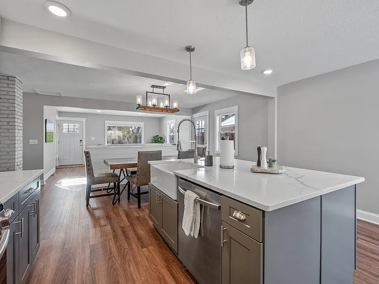 South Ln — Photo 11