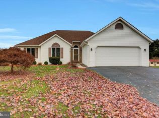 5 Meadow Ridge Dr, Shippensburg, PA 17257